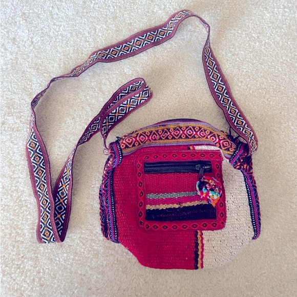 NWOT Handmade in Peru Woven‎ crossbody bag. - Picture 2 of 10